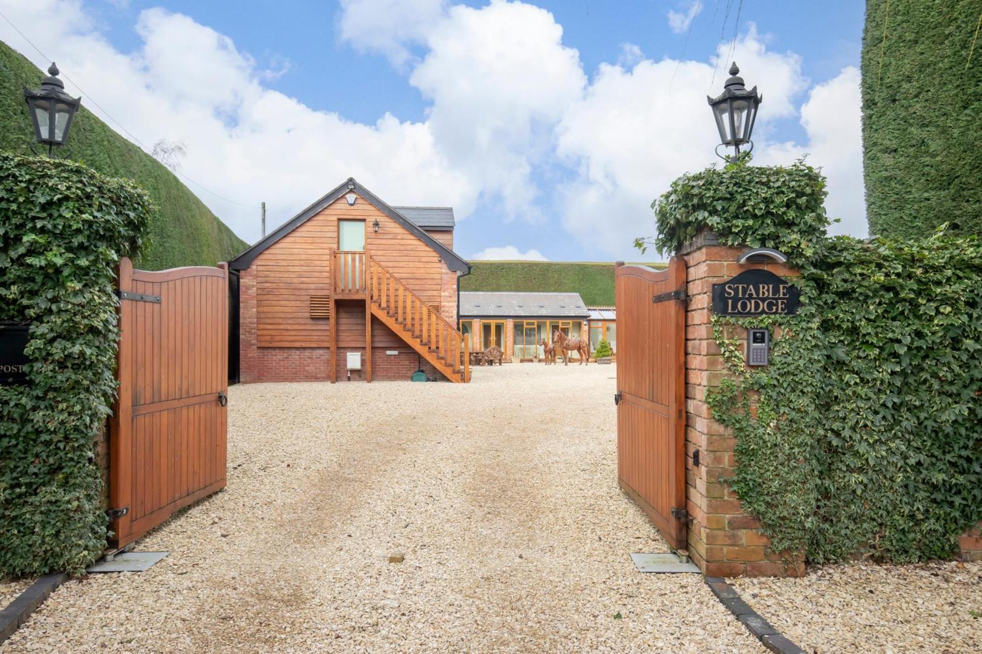 Stable - Boutique Bed & Breakfast